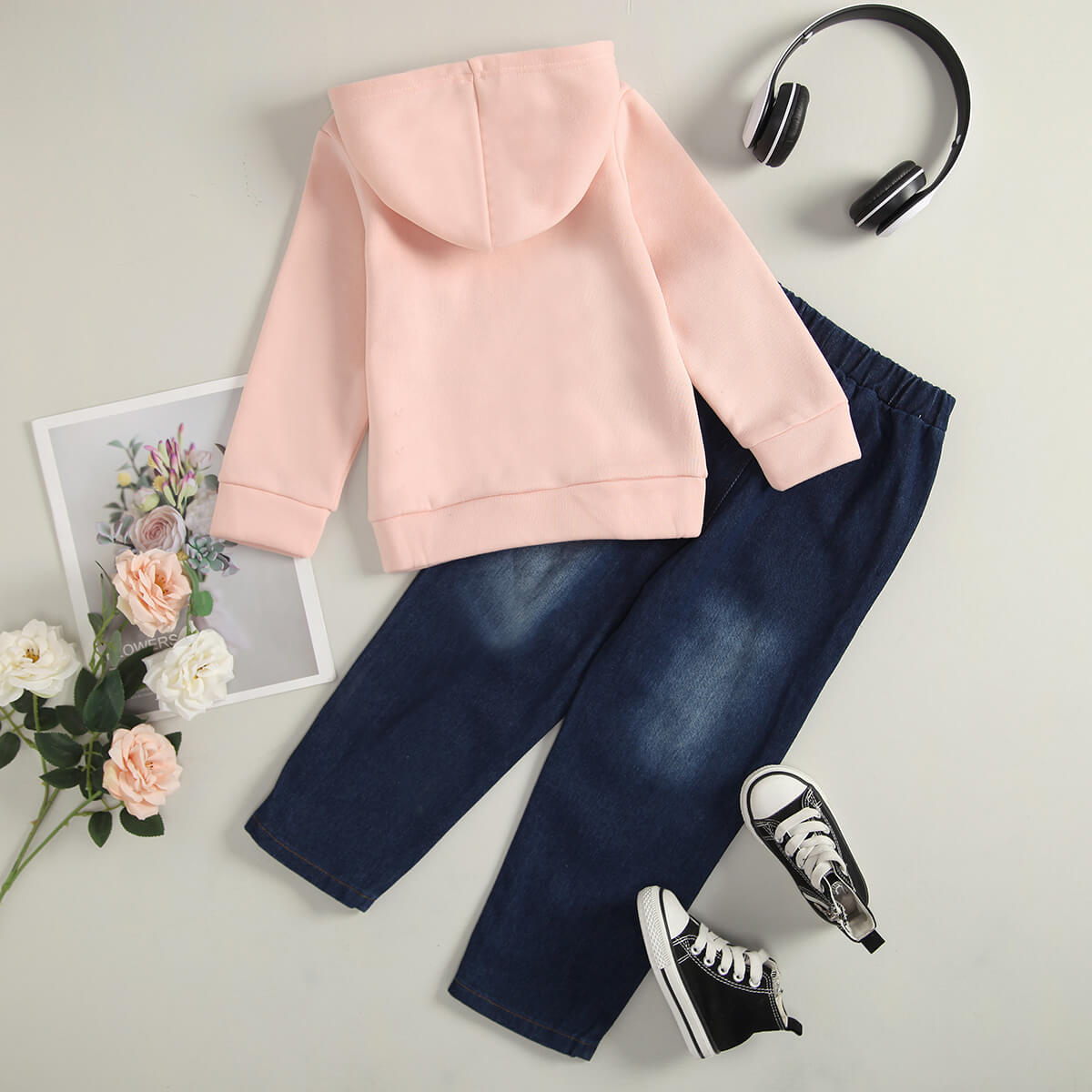 Girls Letter Graphic Hoodie and Jeans Set_4